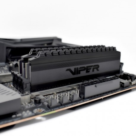 Pomnilnik DDR4 16GB (2x8GB) 3200 Patriot Viper 4 Blackout, PVB416G320C6K