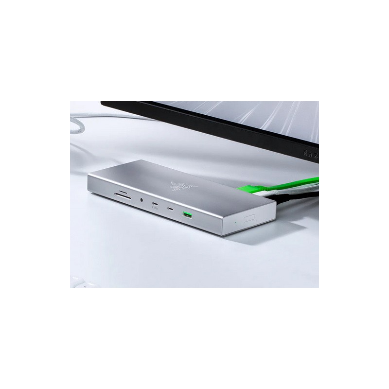 Priklopna postaja USB-C Razer USB 4 Dock Mercury, 14 v 1, srebrna