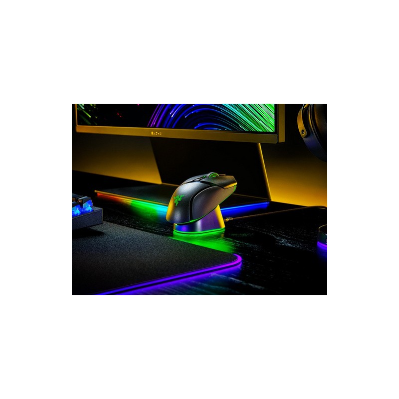 Polnilna postaja Razer Mouse Dock Pro s polnilnim ploščkom