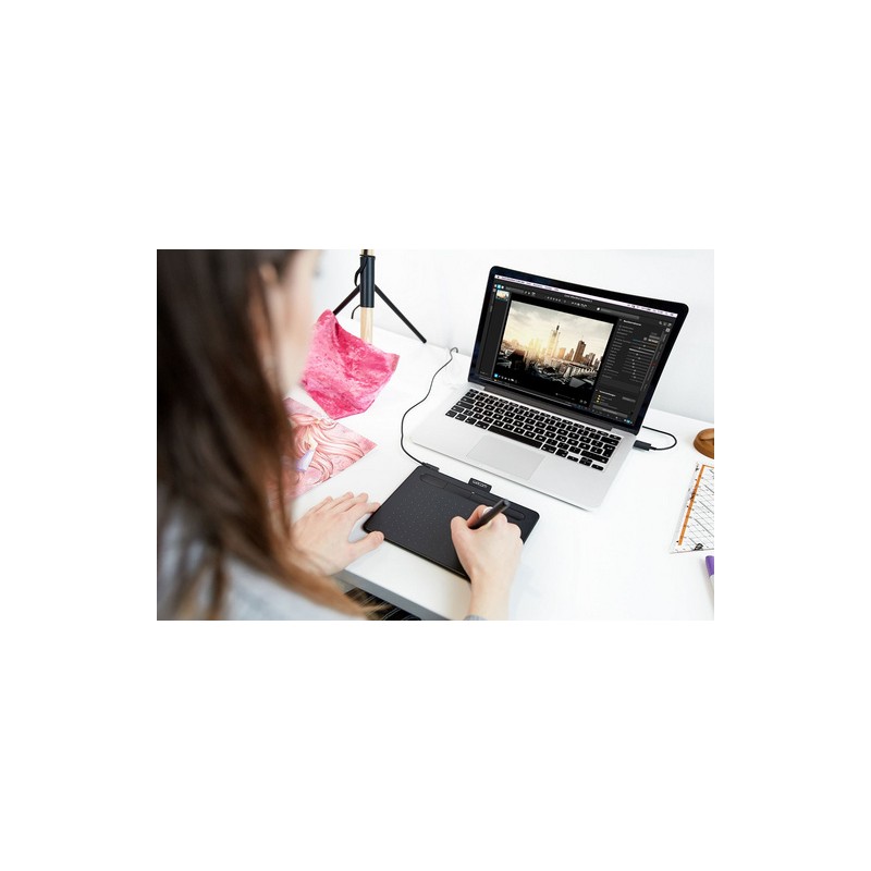 Grafična tablica Wacom Intuos S, črna (2018)