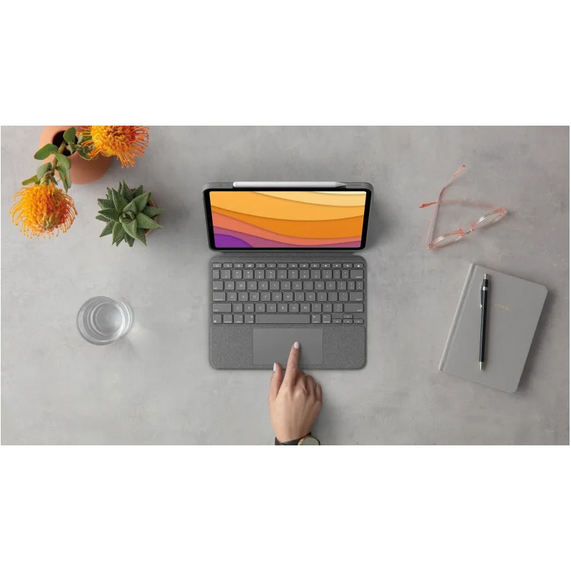 Ovitek s tipkovnico Logitech Combo Touch za iPad Air 13, M2, siv, Slo g.