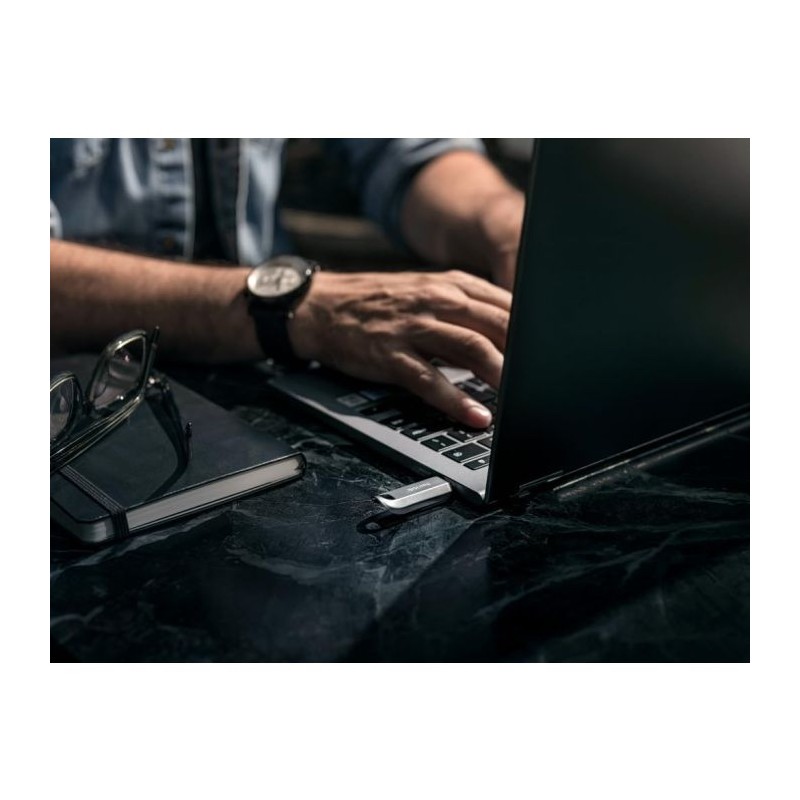 USB ključek 64GB SanDisk Ultra Luxe, SDCZ75-064G-G46